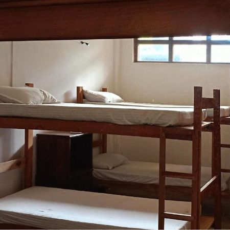 Funky Monkey Hostel & Yoga Rooftop Lounge , Arugambay 포투빌 외부 사진