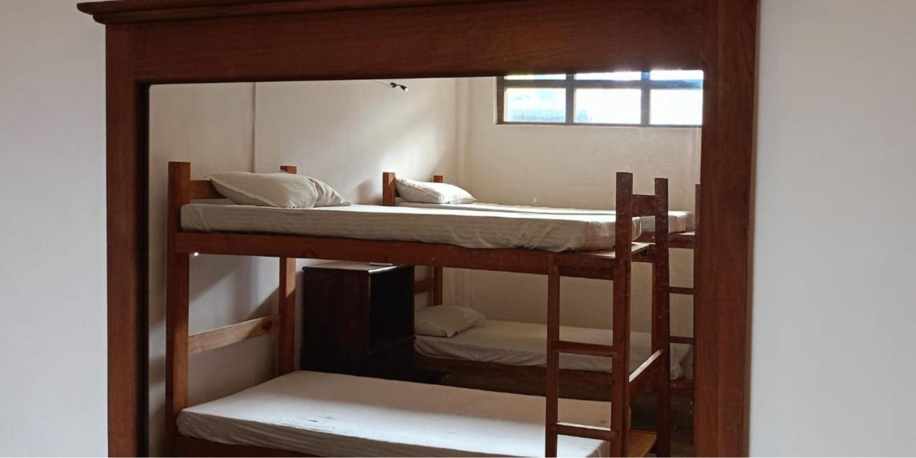 Funky Monkey Hostel & Yoga Rooftop Lounge , Arugambay 포투빌 외부 사진